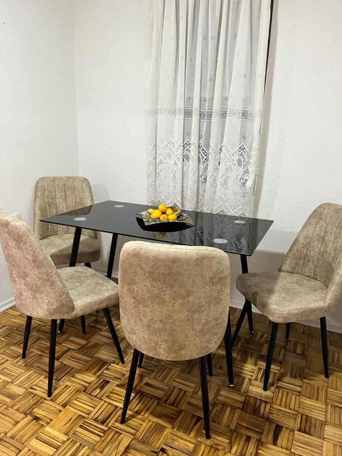 Stan Na Dan Kozarska Dubica Apartment Bosanska Dubica Exterior photo